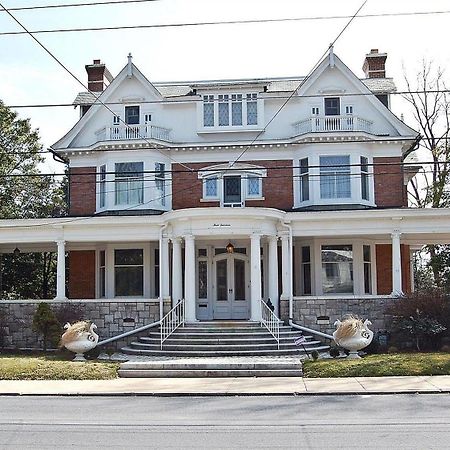Albanus Phillips Inn Cambridge Exterior foto